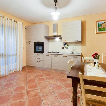 Beautiful Chalet With Swimming Pool In Lombardy Villa มาโรเน ภายนอก รูปภาพ