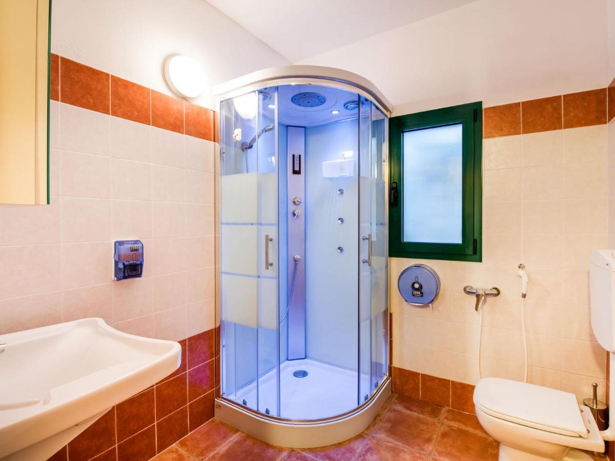Beautiful Chalet With Swimming Pool In Lombardy Villa มาโรเน ภายนอก รูปภาพ
