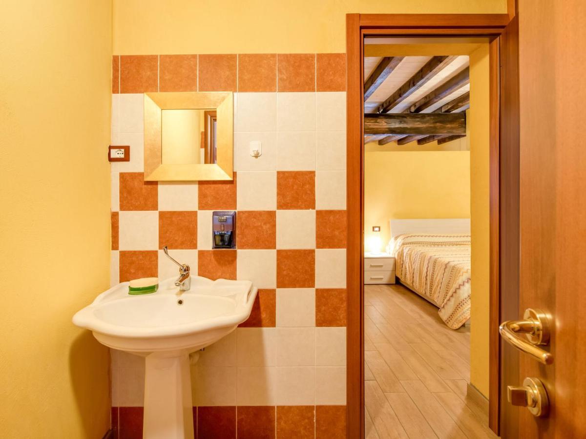 Beautiful Chalet With Swimming Pool In Lombardy Villa มาโรเน ภายนอก รูปภาพ