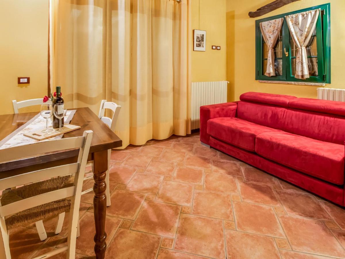 Beautiful Chalet With Swimming Pool In Lombardy Villa มาโรเน ภายนอก รูปภาพ